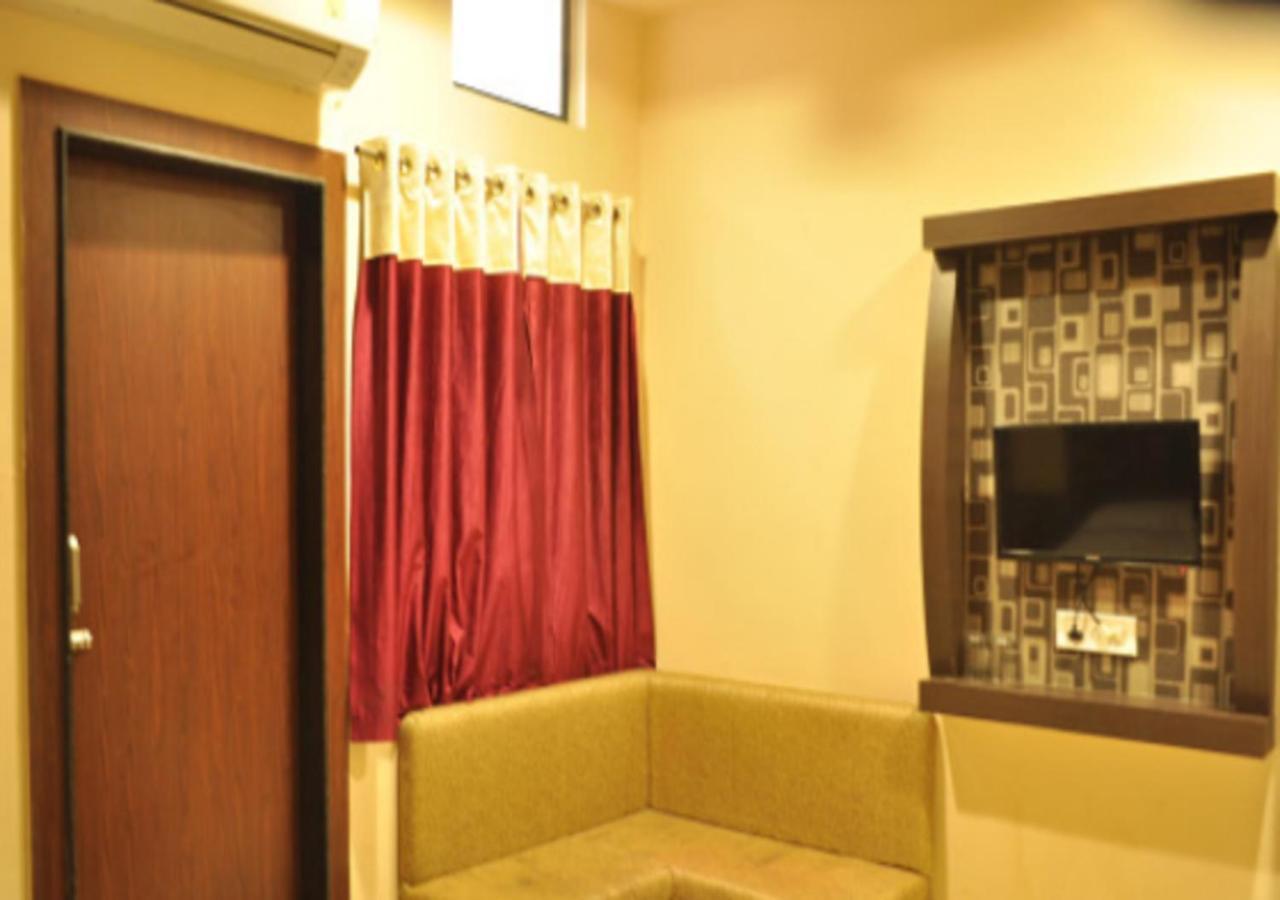 Hotel Royal Palace - 150 Meters From Mahakal Temple Ujjain Exterior photo